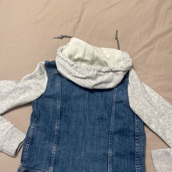 Levis hooded Jacket - Picture 3 of 5